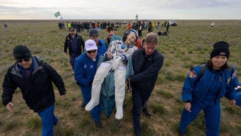 Πάτησε Γη ο γηραιότερος Αμερικανός αστροναύτης - Γιατί φούντωσαν τα σενάρια για την υγεία του