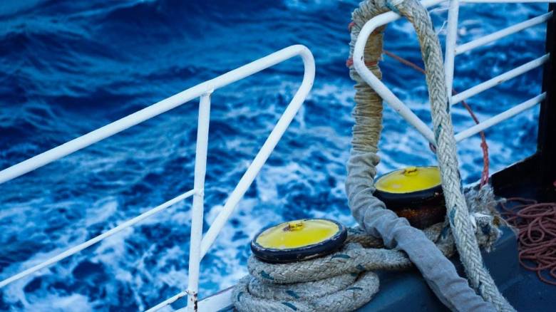 Αναστάτωση στο λιμάνι του Πόρου - Εκκενώθηκε το Flying Cat 3 μετά από απειλή για βόμβα