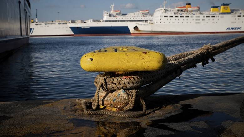 Υπ. Ναυτιλίας: Παράνομη η απεργία στην ακτοπλοΐα - Δικογραφία κατά της ΠΕΝΕΝ