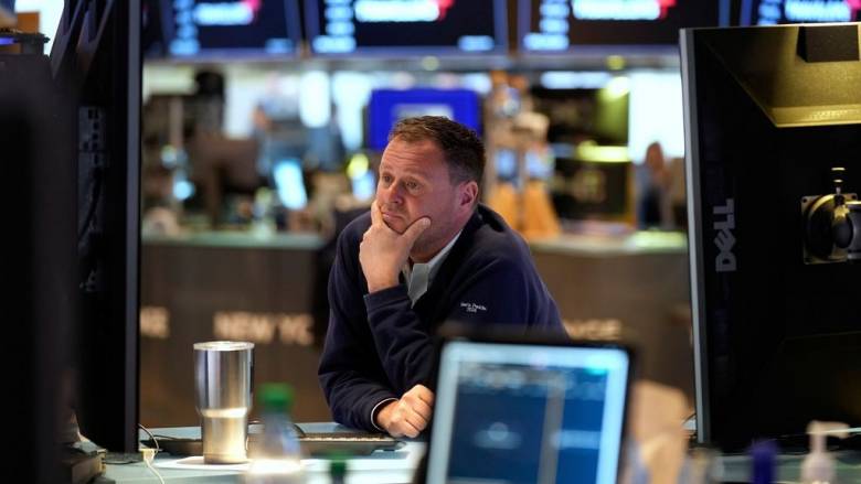 Με νέο sell-off άνοιξε η Wall Street - Ανησυχία στις αγορές