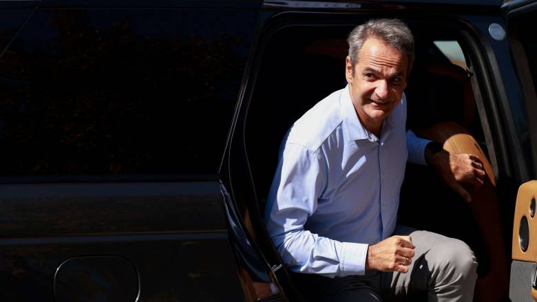 Νέος κύκλος επισκέψεων Μητσοτάκη σε Υπουργεία - Το στοίχημα του καλοκαιριού