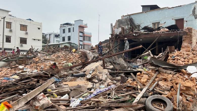 Παράταση της κατάπαυσης του πυρός αποφάσισε η στρατιωτική χούντα της Μιανμάρ μετά τον φονικό σεισμό