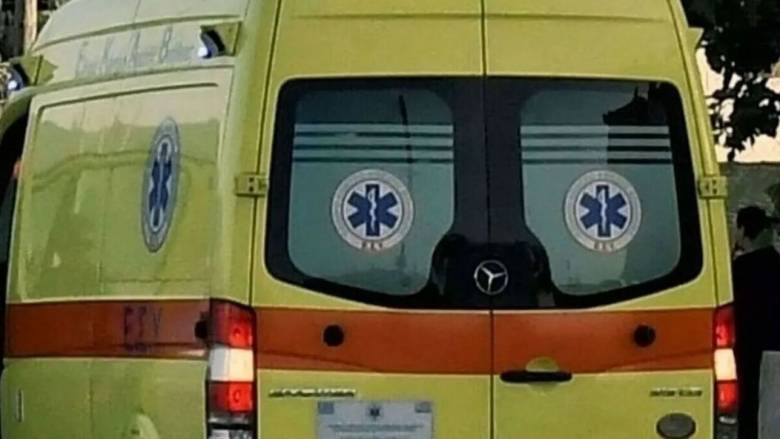 Φωτιά σε σπίτι στο Αργοστόλι - Διασωληνωμένο παιδί, στο νοσοκομείο η μητέρα και το αδερφάκι του