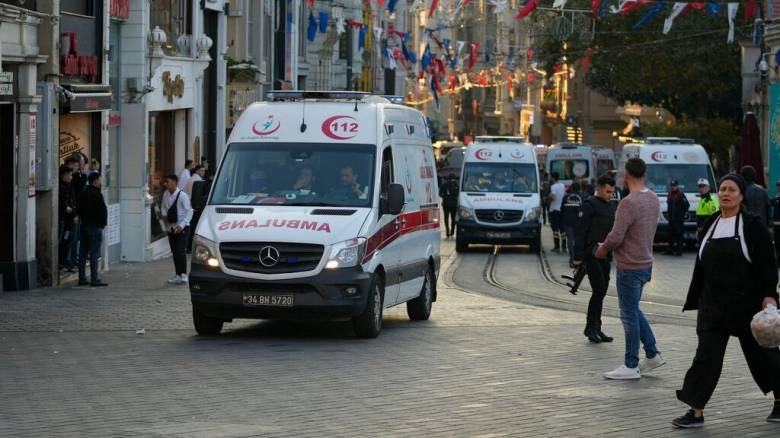 Εκατοντάδες τραυματίες που έπεσαν από ύψος για να γλιτώσουν από τον σεισμό στην Κωνσταντινούπολη