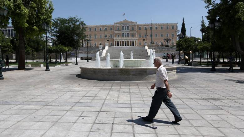 Δημοσκόπηση GPO: Μικρή ταύτιση με τα κόμματα, πρόβλημα η διαφθορά, δυσπιστία για τη Δικαιοσύνη