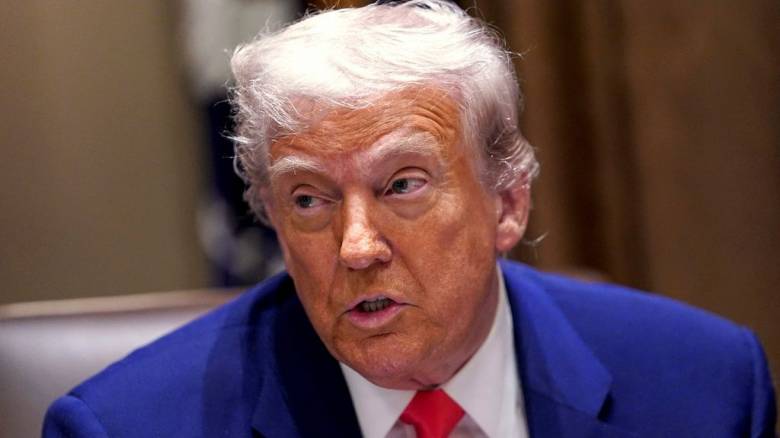 Νέο «παζάρι» Τραμπ: Εξετάζει μείωση δασμών στην Κίνα - Τι λέει το Πεκίνο