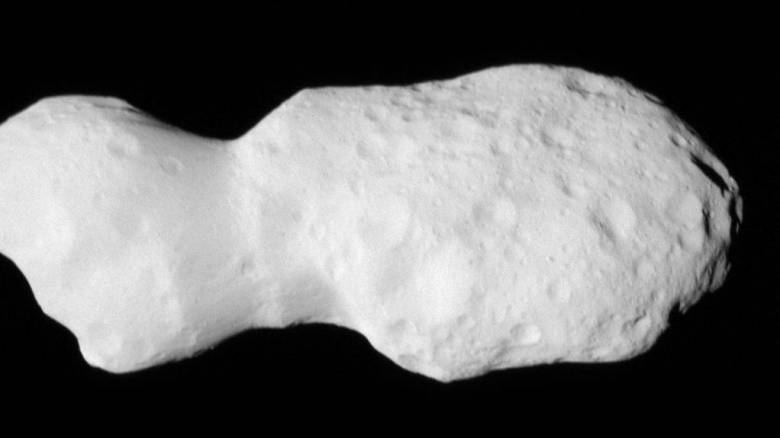 Εκπληκτικά κοντινά πλάνα ενός περίεργου αστεροειδή κατέγραψε η NASA