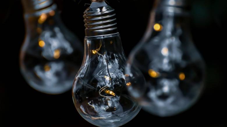 Ακριβό ρεύμα στην Ελλάδα: Η «διπλή πραγματικότητα» της ενεργειακής αγοράς