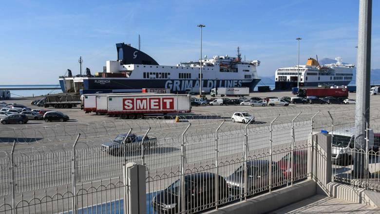 Πάτρα: Φορτηγό παρέσυρε και σκότωσε 47χρονη ναυτικό κατά την διάρκεια εκφόρτωσης πλοίου