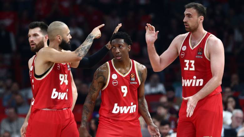 Ολυμπιακός - Ρεάλ 77-71: Οι ερυθρόλευκοι νίκησαν ξανά τη «βασίλισσα» και... βλέπουν Άμπου Ντάμπι