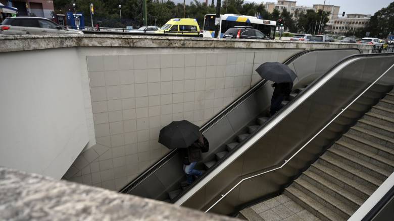 Πότε υποχωρούν οι καταιγίδες - Έρχεται βροχερό Σαββατοκύριακο