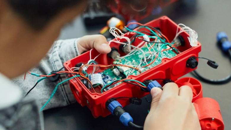 Θεσσαλονίκη: Παιδιά στο φάσμα του αυτισμού ξεκίνησαν μαθήματα ρομποτικής στο εργαστήριο RoboAutism