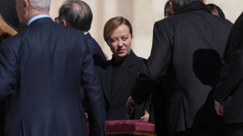 Συνάντηση Μελόνι - Ζελένσκι στην κηδεία του πάπα Φραγκίσκου