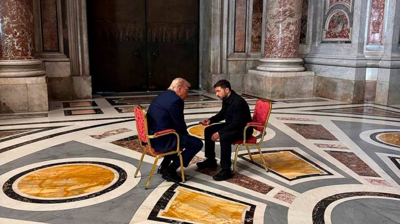 Αναχώρησε απο τη Ρώμη ο Τραμπ - Η συνάντηση με Ζελένσκι στη Βασιλική του Αγίου Πέτρου