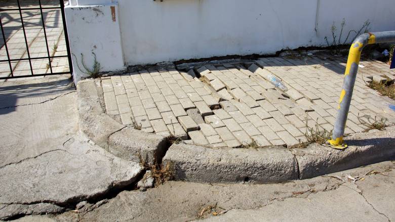 Λέκκας για τα ανεξήγητα ρήγματα στις Βούτες Ηρακλείου: «Όταν τα δω θα καταλάβω τι είναι»