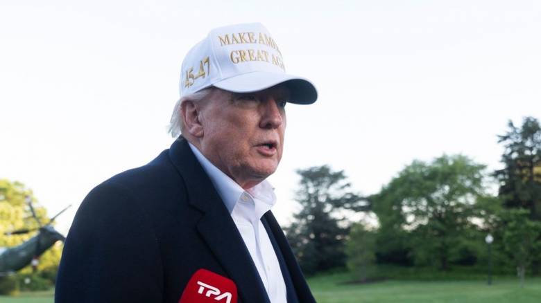 Τραμπ για δυσμενείς δημοσκοπήσεις: «Άρρωστα» ορισμένα αμερικανικά ΜΜΕ