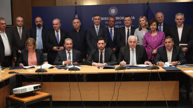 Υπεγράφησαν οι συμβάσεις για τα έργα αποκατάστασης των ζημιών στο σιδηροδρομικό δίκτυο