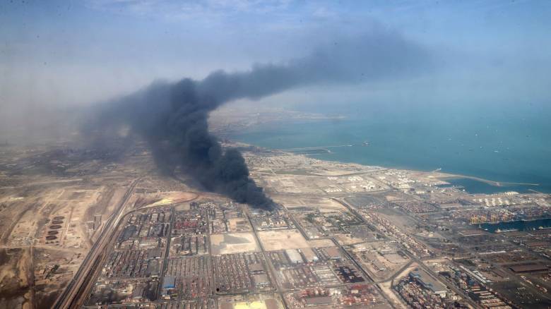 Ιράν: Απώθησε μεγάλη κυβερνοεπίθεση στις υποδομές του - Συνεχίζεται η φωτιά στο λιμάνι της χώρας