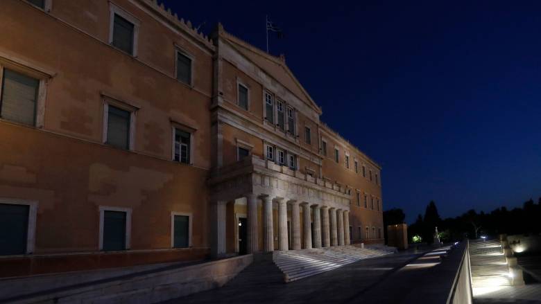 Μήνυμα στο 112 για βόμβα στη Βουλή - Κλείνει η Β. Σοφίας