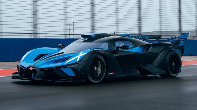 Πόσα χιλιόμετρα βγάζουν τα λάστιχα της Bugatti Bolide;