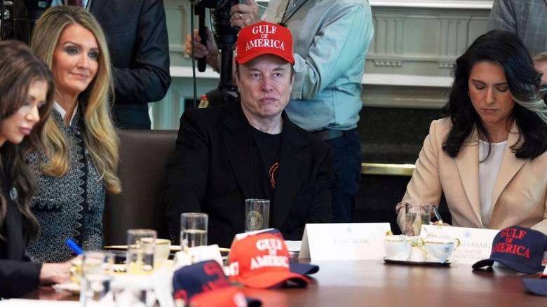 «Ίλον μη στεναχωριέσαι - Έλα σε εμάς»: Πώς σχολιάζουν την κόντρα Τραμπ και Μασκ οι Ρώσοι