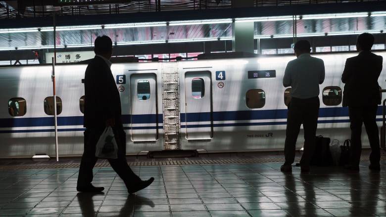 Ιαπωνικά τρένα υψηλής ταχύτητας ακινητοποιήθηκαν από... φίδι