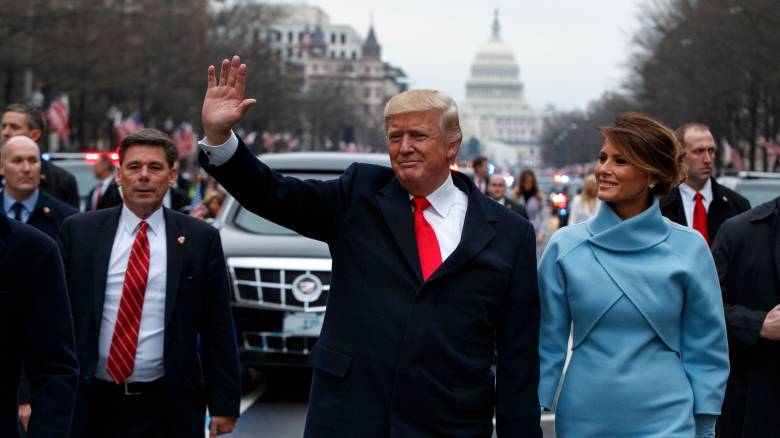 Σχέδια για παρέλαση με 6.600 στρατιώτες στα γενέθλια του Τραμπ