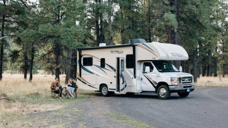 Υπουργείο Τουρισμού για τα τροχόσπιτα: Στάθμευση μόνο σε οργανωμένα κάμπινγκ