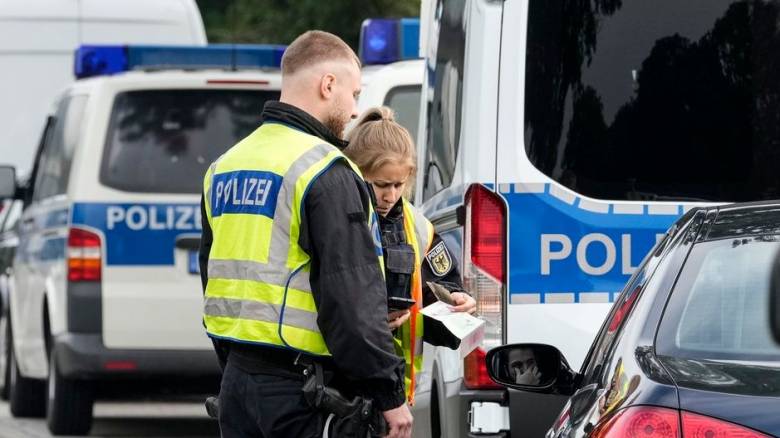 Στουτγκάρδη: Νεκρή μια 46χρονη από το αυτοκίνητο που έπεσε σε πλήθος - Επτά τραυματίες