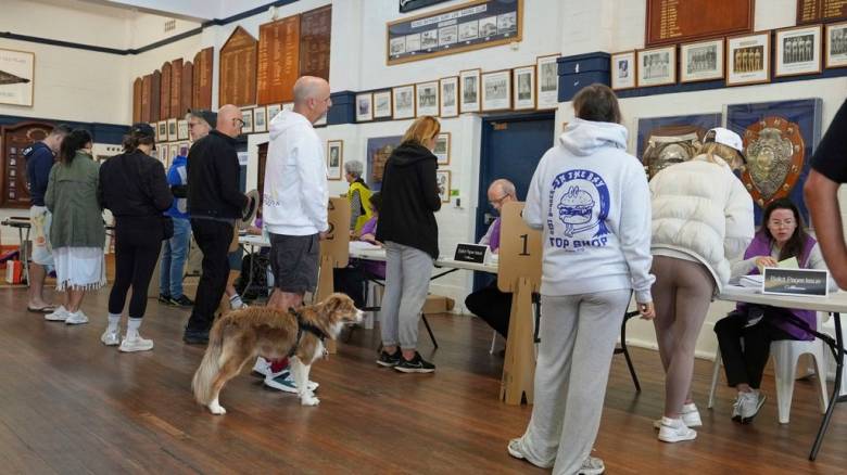 Στις κάλπες σήμερα εκατομμύρια Αυστραλοί - Ψήφος με βαρύτητα σε κόστος διαβίωσης και δασμούς Τραμπ