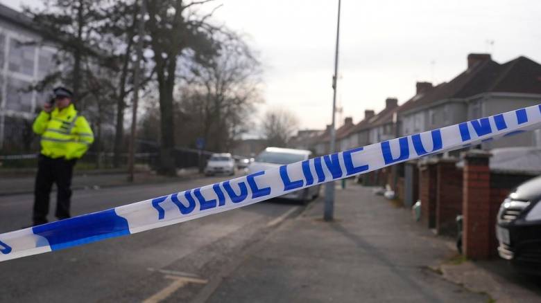 Βρετανία: Συνελήφθησαν 14 ανήλικοι για τον θάνατο αγοριού σε πυρκαγιά