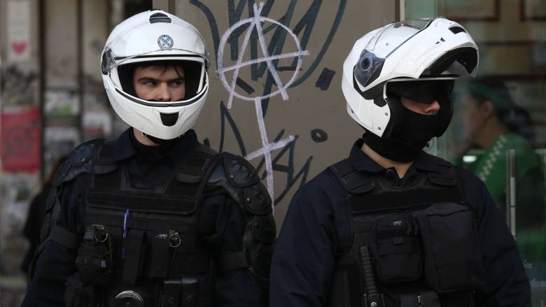 Έκρηξη στη Θεσσαλονίκη: Ανθρωποκυνηγητό για τον «ενοικιαστή» - Πού οδηγούν οι έρευνες