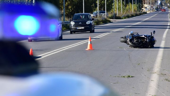 Τροχαίο στη Συγγρού: Αυτοκίνητο συγκρούστηκε με μοτοσικλέτα - Τραυματίας ο οδηγός της μηχανής