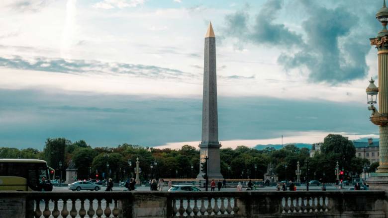 Αποκρυπτογραφήθηκαν ιερογλυφικά 3.300 ετών χαραγμένα σε αιγυπτιακό οβελίσκο στο Παρίσι