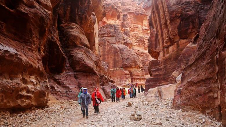 Νεκρή μία Βελγίδα και ο γιος της στις πλημμύρες στην Ιορδανία