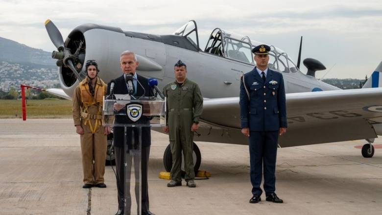 Το T-6 Harvard εντάχθηκε στην Πολεμική Αεροπορία - Εικόνες από την τελετή παράδοσης