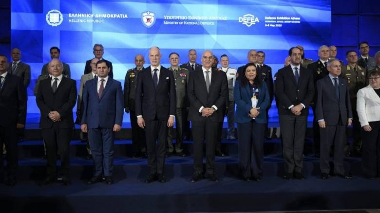 Δένδιας στην DEFEA: «Νέο εξοπλιστικό με διαφάνεια και χωρίς διαφθορά» - Τετ-α-τετ με Χριστοδουλίδη