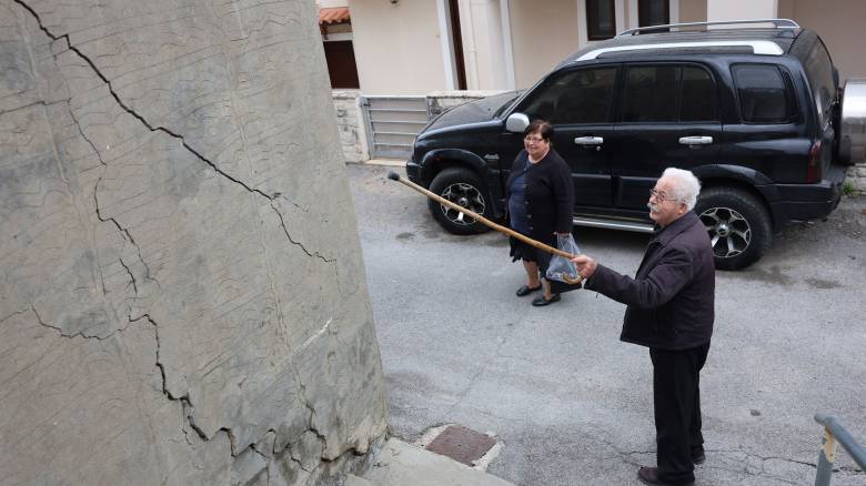 Ηράκλειο: Ρηγματώσεις και στο χωριό Μαγαρικάρι - «Δύσκολη κατάσταση» λέει ο Ευθ. Λέκκας