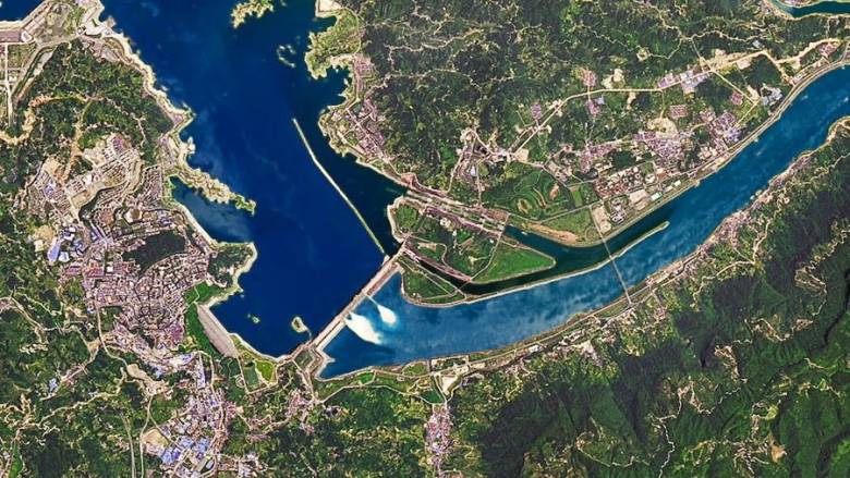 Η γιγάντια ανθρώπινη κατασκευή που από μόνη της επιβραδύνει την περιστροφή της Γης