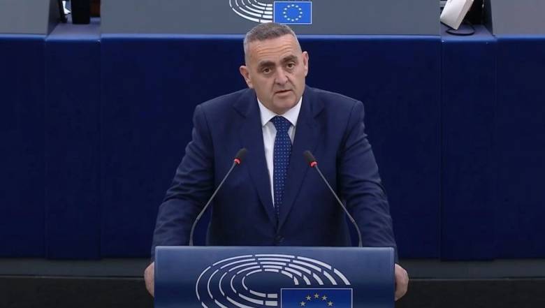 Μπελέρης: «Το μεταναστευτικό είναι πρωτίστως ζήτημα εθνικής κυριαρχίας»