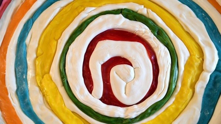 Κεντάκι: Οκτάχρονος παρήγγειλε από το κινητό της μαμάς του 70.000 γλειφιτζούρια για τους φίλους του