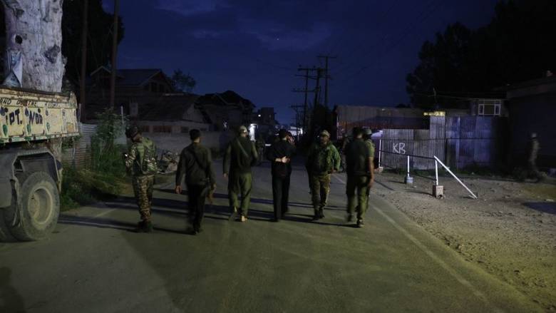 Στην «κόψη του ξυραφιού» Ινδία και Πακιστάν - Τρόμος στη Δύση για πιθανή χρήση πυρηνικών όπλων