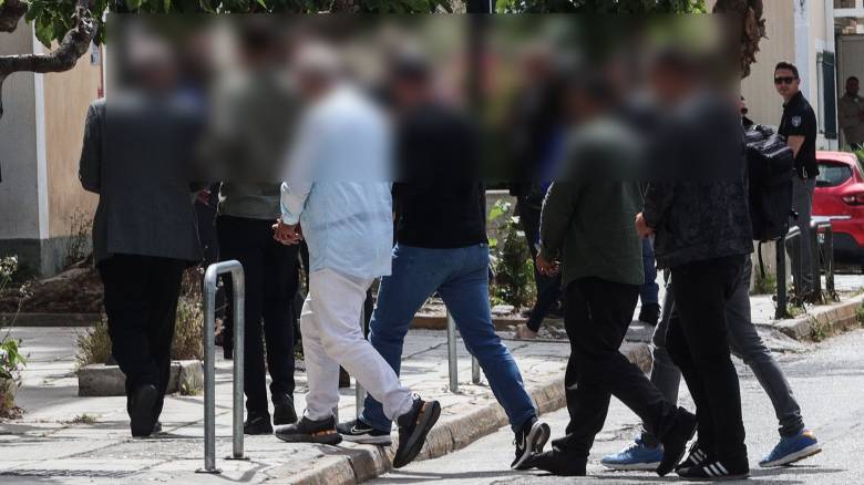 Οι αποκαλυπτικοί διάλογοι του κυκλώματος στα Κτηματολογικά Γραφεία - «Έχω να σου δώσω δύο χιλιάρικα»