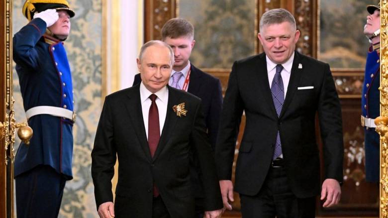 Ο Σλοβάκος πρωθυπουργός Φίτσο συναντήθηκε με τον Πούτιν στη Μόσχα - Έντονες επικρίσεις από την ΕΕ