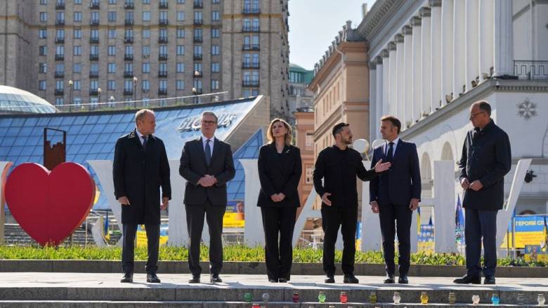 Οι Ευρωπαίοι ηγέτες απειλούν τον Πούτιν με «σκληρές» κυρώσεις εάν δεν δεχθεί 30ήμερη εκεχειρία