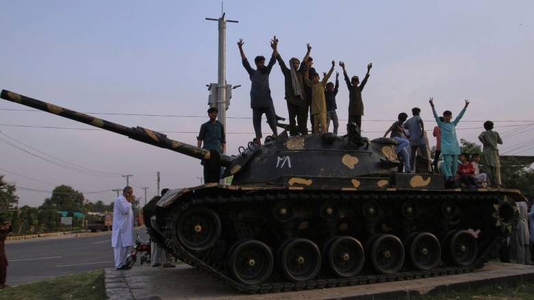 Εύθραυστη η κατάπαυση πυρός σε Ινδία και Πακιστάν - Ανταπόδοση πυρών, drone και εκρήξεις