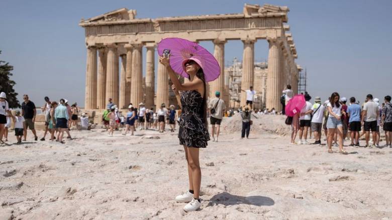 Το προφίλ των ξένων τουριστών στην Ελλάδα - Ποιοι ξοδεύουν περισσότερα, πόσες μέρες μένουν
