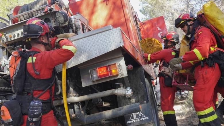 Ισπανία: Τοξικό νέφος από φωτιά κλείνει περισσότερους από 160.000 άνθρωπους στα σπίτια τους