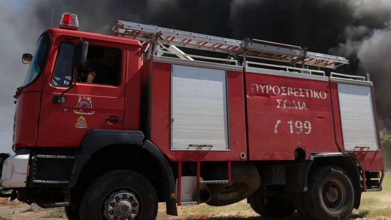 Ηράκλειο: Συναγερμός στην Πυροσβεστική για φωτιά κοντά σε στρατόπεδο