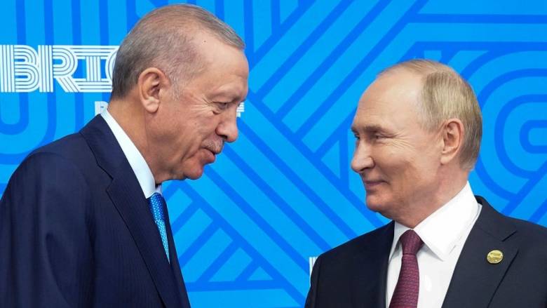 Τηλεφωνική επικοινωνία Πούτιν - Ερντογάν για τις ειρηνευτικές συνομιλίες στην Κωνσταντινούπολη